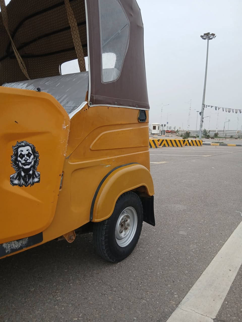 يالله تكتك 21..لونين سنويه
للبيع كشره الموس معمره 
الامحرك.مجفت السعر 6600 وبيه مجال قليل
العنوان العماره حي الشرطه
الاتصال خاص ما جاوب 
***********...***********
