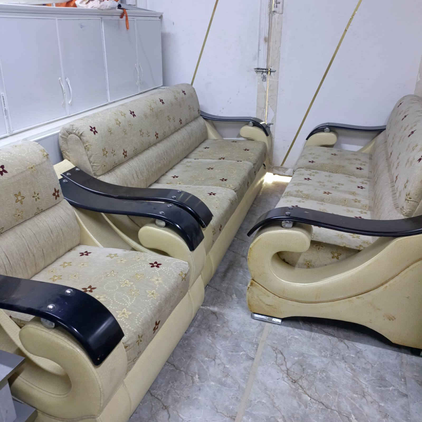 زبائنا الكرام
تم وصول بضاعه جديده بفضل الله
توفر عدنه تخم باكثر من موديل وديوان أيضا كاونترات اج دي اف والالمنيوم والعديد من الاجهزه المنزليه
كل هذا  بمجمع مظفر الزيدي أبو علي،،،، العنوان محاويل حي العسكري قرب المولد للاستفسار مراسلة الصفحة او الاتصال على الرقم ***********2
