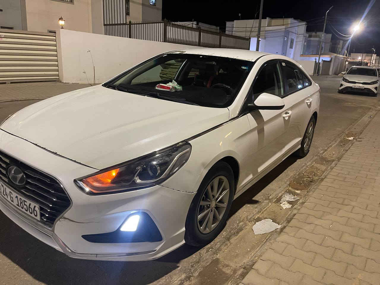 هيونداي سونتا 2019 وارد امريكي عداد 99 الف ميل مكينه وكير مكفول تدفئة تبريد مكفول حداديه وكهربائيات مكفول السياره وجاهزه بأسمي هزه وسنويه جديده  لل 2031 السياره بيها جاملغين واحد صبغ وواحد مبدل وبيها بنيد وباب السائق فقط فابلون ناعم شفاف يعني مكفول مكاني نجف حي النداء للأتصال ***********
السعر 140 وبيها مجال النجف, العراق
