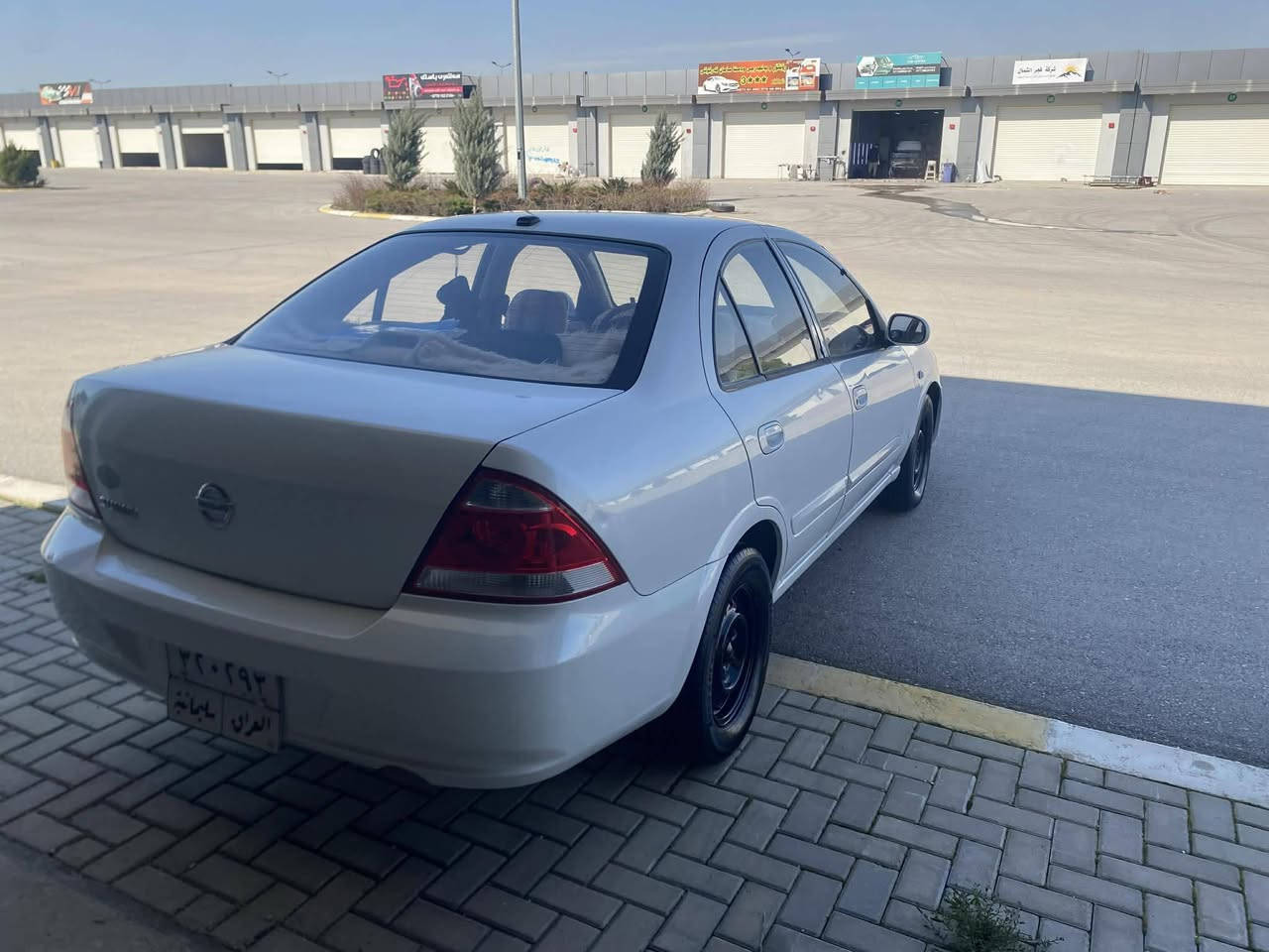 (بِسْمِ اللهِ الرَّحْمَٰنِ الرَّحِيمِ)
نیسان  صەنی کۆری
مودێل 2009
گیر ئۆتۆماتیک 
یەک پارچە بۆیاخ بێ ناوگرتن
سەیارەک بەس ماشالله ئه ویت 
سەیارەکە تازە پێشودوای داگیراوە 
 تبینی.سەیارەکە هی مەعرز نییە  
سەنەوی بەسەرچووە
ڕەقەمی خاوەنی ***********
