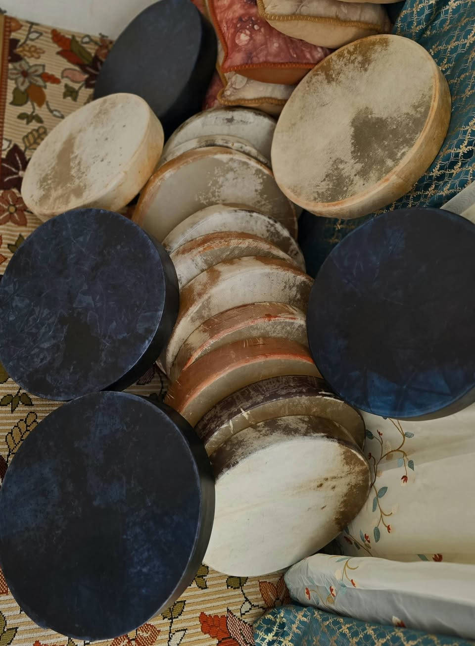 توجد لدينا وجبه من الدفوف الباكستانيه الاصليه شرط الضمان العنوان ديالى بعقوبه
سعر الشفاف الزوج 95 مفرد 50 
سعر الاسود الزوج 115  مفرد 60
للحجز واتساب فقط
***********
