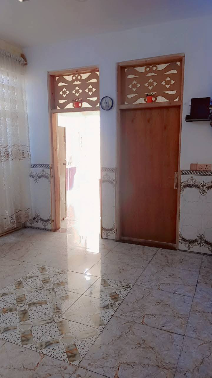 البيع او مراوس م ٢٠٠ الورديه حي الرسول مقابل اسواق الحجي قرب جامع الرحمن قرب صيدلية حسين الجنابي بناء جديد غرفتين وصاله ومطبخ مغاسل خارجي وداخلي منور ترك كراج جبير حديقة هاذ الشارع عريض بس ماكو جوارين مقابيل البيت 🏠 ساحه جبيرة الصور واضحه السعر المدائن مناسب


**إذا كنت صاحب هذا الإعلان وتريد حذفه لأي سبب، رجاءا أرسل رسالة إلى الدعم الفني**