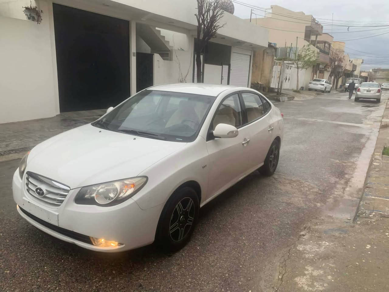 هۆندا ئاڤانتی ٢٠١٠ 
براوەیە 
مەکینە ١٦ دەکشن بەرز 
بەس سلایت نیە 
گێچ وەنەوشە و ئیکۆ
لایت رەش و بەگ لایت لێزەر  
کوشن هیتەر 
سوکان ڤۆلیۆم 
ئاوێنە شەفت 
ئاوێنە ئیشارەت 
بلوتووز 
حاسە 
گێر و مەکینە بەشەرت 
تەبرید سارد و گەرم بەشەرت 
ABSبەشەرت 
بێ دەعم و لێدراوە 
سەقفی بێ بۆیاخە 
کەڤەری نەگۆراوە بەشەرت 
کارەبای بەشەرت 
برێکی بەستراوە 
جامی هەلگیراوە 

شوێن چوارقورنە 

٥٥ گەلا و مەجالێکی کەم 

***********
*********** رانية, السليمانية
