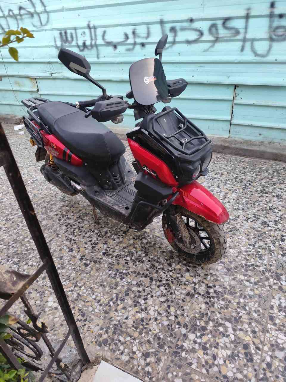 السلام عليكم دراجه شحن أباجي مستعملة قليل لايت عدسه زينون عالي ناصي بريكات هيدروليك خلفي امامي. ملف (3000) صاروخ بل مشي 6 بطاريات مسطرة دراجه حلوه و ناعمه بل مشي و تمشيك بل شحنه الوحده 80 كيلو متر   بيه ضمان سنه  اخذته 2025 شهر 10 
سعر خاص 
 مكاني بغداد اجكوك
***********
