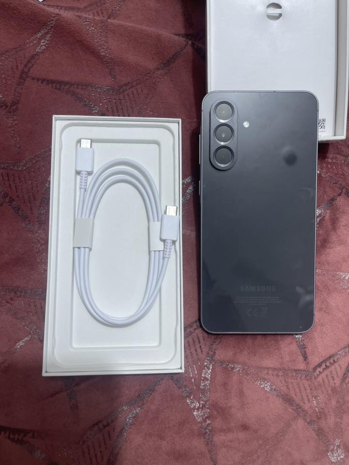 سلام عليكم
جهاز للبيع سامسونج A56 5G جهاز يخبل جهاز استخدام قليل قبل شهر أخذته من الوطني الله شاهد حهاز مميزات هواي ذاكره 256 سعره 425 وبيه مجال مكان ناصريه مركز شموخ 
رقم ***********
