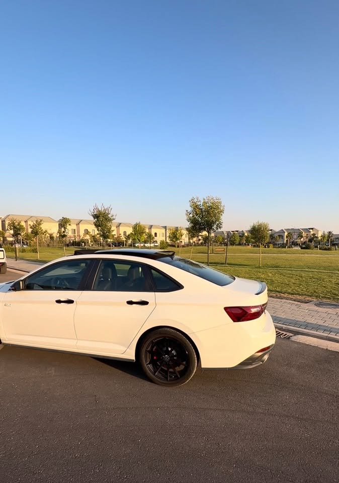 Jetta GLI 2025 Autobahn
‎بەس بۆنیتی سبوغە بێ ژۆرێ بێ ئێرباگ 
دوو سێ جێی گچکەی قەڵەم کاریە 
٣ هەزار مایل رۆیشتیە 
فول مواسەفات سەقف رەشی بیلادی
کوشین خەزن 
کوشین سارد و گەرم
سەمعە بیتس
پانۆرامە
گێر تۆماتیك

سعر 230 وەرەقە و مەجال

وەتسئپ
***********

رەقەم شانسی 

3VW2T7BU3SM042748
