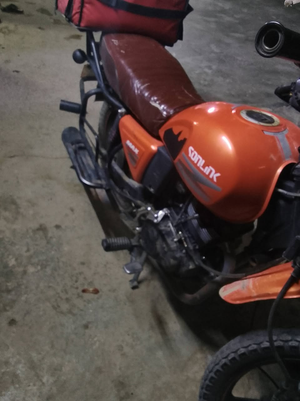 السلام عليكم اخوان دراجه نظيفه للبيع دايوان جبلي سونيك نظيفه عليه شلعه الدراجه ناشطهها الدراجه للبيع منشوره اللي يحب يتواصل على هذا الرقم واتساب ورصيد عادي ***********
