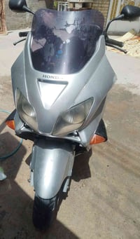 شباب 06 للبيع اللي يحب يستفسر على هذا الرقم 07742228583 واتساب