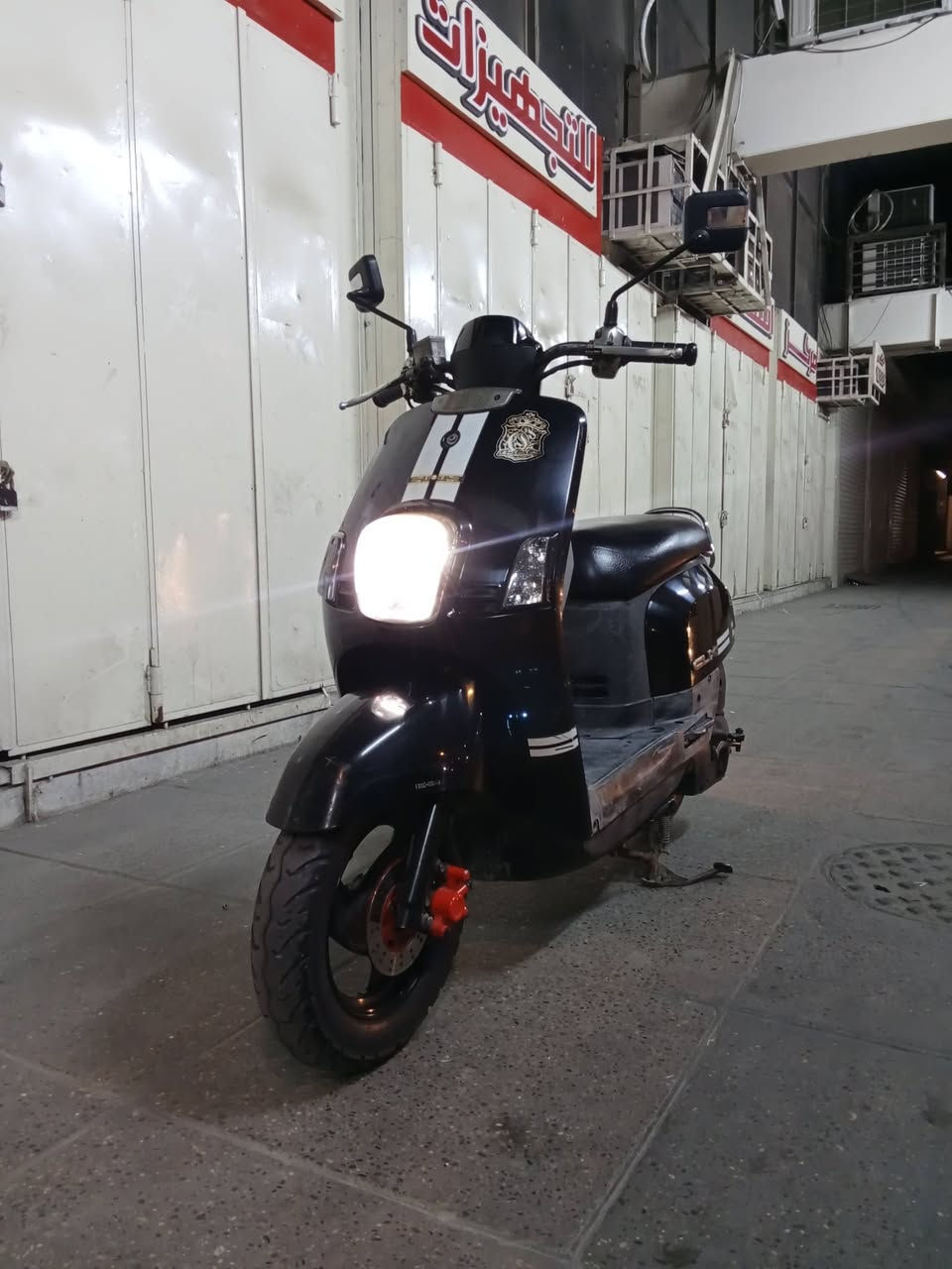 السلام عليكم شباب دراجة ماكس بوليس مال رمبة وصلهة والمنفيس لاصليات موجودات كلهه  ابلادية وكلهة شغالة كفالة عامة صارلهة 8 أيام من امنزلهة رمبة بعدها بترابهة العنوان بغداد باب المعضم ولا ستفسار ***********
