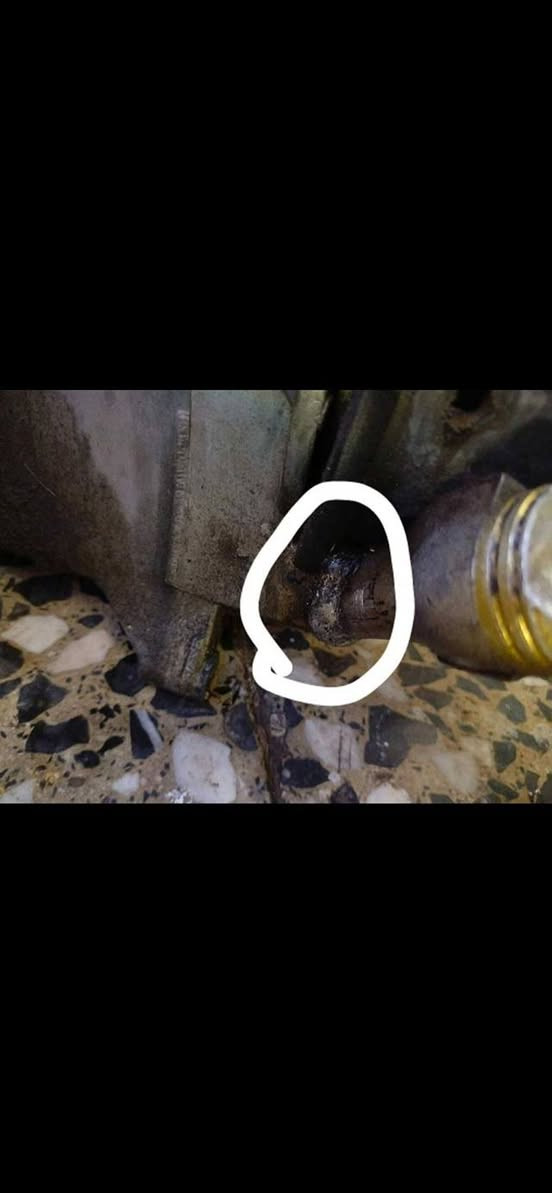 السلام عليكم شباب ماكينه مال ماكس عدله 61 محفوظه بها كور والفين كبار كفر اصلي دراجهل المكينه شغلتها وعليقت والف بها سلف تركيه مكان بغداد باب محظم 
175
***********
