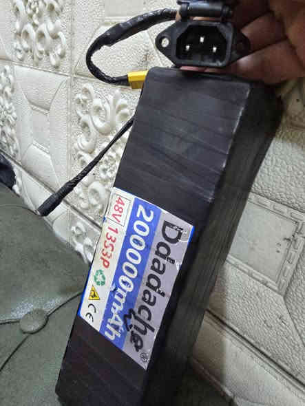 السلام عليكم بطاريه ليثيوم 48فولت  20امبير جديدة للبيع رقمي للتواصل ***********
