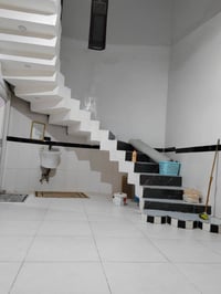 بيت رقم 200 متر بحي الغدير الثانيه ضهر شارع 30 معامله كامله بناء 2024 ...