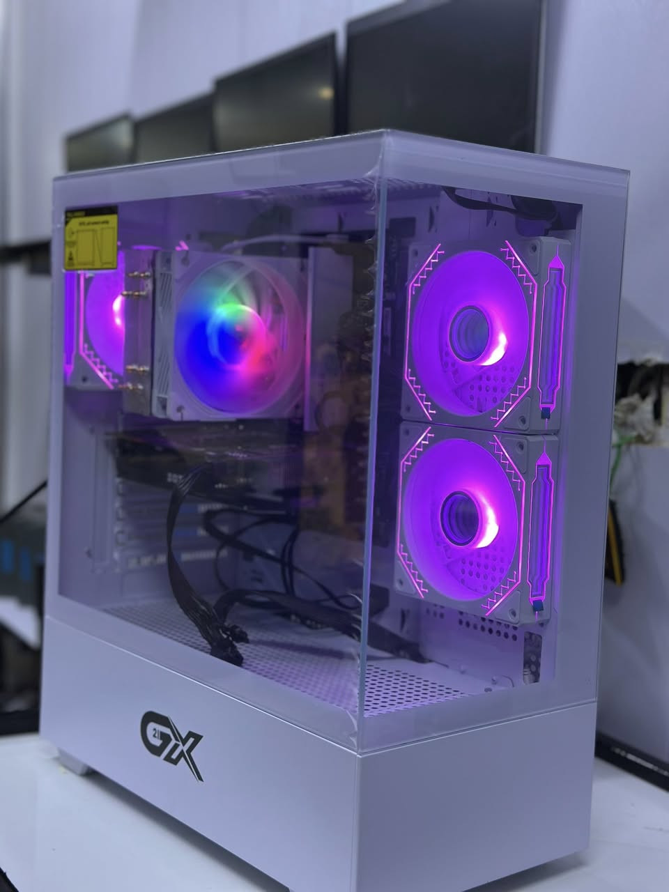 تحية طيبة شبابنا وحبايبنا 
مثل ما عودناكم اسعارنا و قطعنا ما الها مثيل - هاي التجميعة. فقط باور سبلاي وكارت مستخدمات 
I5 10400F جديد
RAM 16 2666 جديد
M.B H510 MSI A-PRO جديد
GTX1070 8GB ZOTIC مستخدم 
SSD128-HDD500 جدد
CPU FAN RGB جديد
P.S 500W+80PLUS GIGBYTE GOLD مستخدم
CASE 3 FAN جديد 
السعر ٥٠٠ الف فقط - متوفر توصيل لكافة المحافظات 
عنوان المكتب كوت المشروع شارع الحاسبات مكتب MEGA
***********
