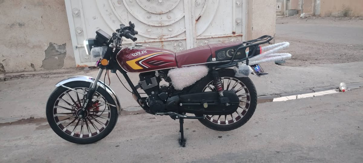 سلام عليكم سيفان 25 للبيع 🤚🏻اوراق كامله 
مكينه 200ss مكينه بيها 

شلعه ومعدل يخبلن ❤️‍🔥

كلها شغاله سلف هندر دشبول اشاير مازده ❤️‍🔥

بصمه سويج الدراجه متعوب عليها ومماشيه هوايه 🫶🏻 ومجنبزه شي قليل مو هوسه العنوان ديالى خالص هبهب رقمي *********** سعر 710 بيها🩵 مجال قليل لي ميعجبه يعبر المنشور🤷🏻‍♂️
