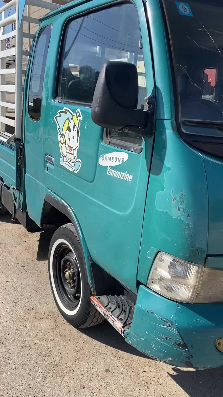 سلام عليكم سامسونج للبيع موديل ١٩٩٩سياره نضيفه حيل بشرط داخله سونار وهزه رقم انكليزي تحويل برستميه سياره بسمي تحويل ثاني يوم سعر 65رقمي ***********
