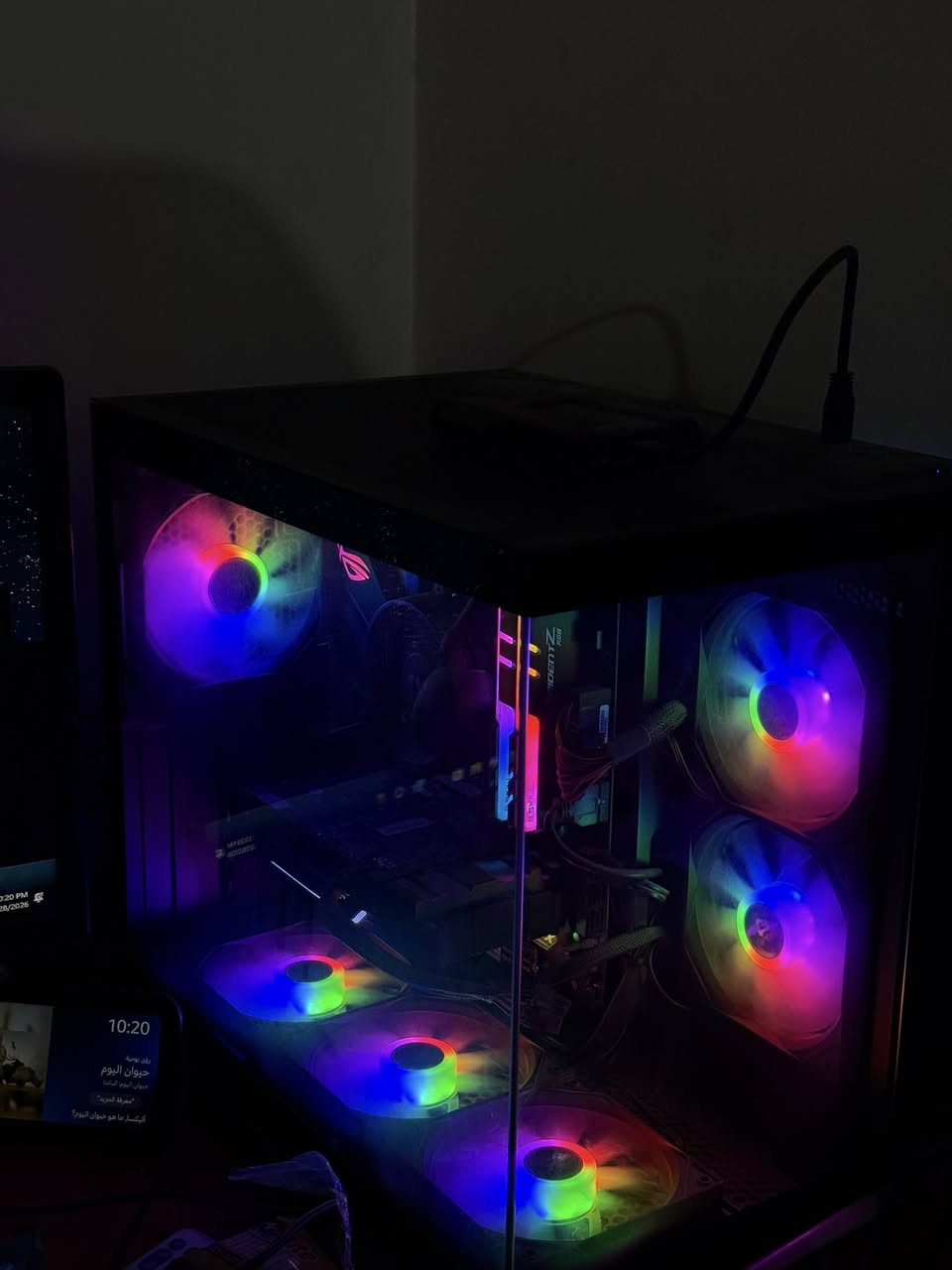 🎮 كارت شاشة: RTX 2060 (PNY) 
⚙️ المعالج: Ryzen 5 2600
🧩 المذربورد: ROG Strix B450-F Gaming
🧠 الرام: 16GB G.Skill
⚡ SSD سريع: NVMe 256GB (Team Group)
💾 هارد إضافي: 500GB HDD
🖥️ كيس: Antec Mini مع 6 مراوح تبريد ❄️

🎯 يشغل أغلب الألعاب الحديثة مثل Warzone / Fortnite / GTA V بأداء ممتاز
💰 السعر: (600 الف وبيها مجال بسيط)
📩 للتواصل خاص او واتس ***********
