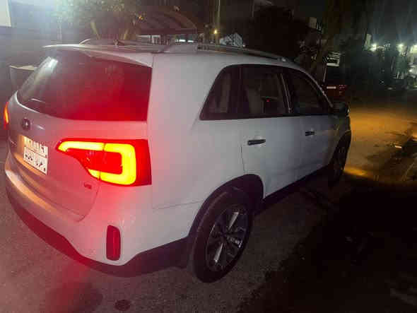 سلام عليكم 
كيا سورنتو v6 
فول مواصفات محرك 6 سلندر خليجي  رقم شمالي 
سنويه يخلص اب 2026 
السياره فول بدون سلايت ماشيه 158 الف كيلو 
سياره بي تعديل باب سايق و خلف السايق  موضح بل صوره كير محرك شرط صدر امامي خلفي شرط كلها جديد مابي مصرف مكان سياره كركوك 
*********** اي استفسار سعر السياره 21 الف
