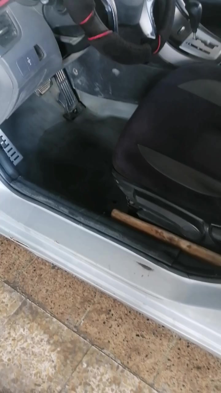 انترا مضلع اوتوماتيك بسمي موديل 12 رقم بغداد سنويه لل (29) مشروع وطني تحويل بلموصل محرك (18) دوش كير ومحرك شرط كمبريسر تبريد مع منظومة مع راديته مع طخم تواير كلو جديد السياره بيه ضرر بصندوك اثار التحرير بلموصل وبيه الجاملغ وباب السايق تبديل وتكمه مال السايق بيه معجون سياره جاهزه السعر (85) وبيه مجال مبايل (***********)
