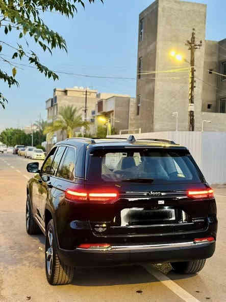 سلام عليكم بيع او مراوس
جيب خليجي لمتدد بلاس 2023 
وكاله هارلم. (خليجي) . لون اسود 
رقم بغداد بااسمي هزه وسنويه ورقم الجديد
السياره مكفوله كير محرك صدر تبريد على وضع الشركه ماشيه 28 

المواصفات :
* دفع رباعي 4x4 . 
* تحذير النقطة عمياء ⚠ .
* سقف بانوراما . 
* شاشه كبيرة 
* نظام الخرائط (GPS) .
* ستيرن كهربائي . 
* المصابيح الأمامية زنون .
* كشافات الضباب زنون .     
* تشغيل عن بعد .
* صندوق كهربائي ..
* حفظ وضعيات الجلوس (ميموري) . 
* المقاعد الأمامية كهرباء
* المقاعد الأمامية تبريد وتدفئة .
* المقاعد الخلفية تدفئة وتبريد
* حساسات أمامية . وخلفي
* تدفئة ستيرن . 
* بخاخ ماء على المصابيح الامامي..
* مانع تصادم خلفي .
* خمس كامرات . 
* محدد سرعة 
* نظام التشغيل والاطفاء الاوتوماتيكي ( Auto Start System ) .
* نظام بريك اوتماتيكي ( Auto Break System )
* اناره داخليه متغيره
* جنطه كهرباء
* شاشه بل دشبول
* داخل اسود
* لدات امامي وخلفي
* تحكمات ستيرن فول
* شاشه اعطال
* كير ماوس
* جكات
* اربعه انظمه قياده
* رادار 
* وباقي المواصفات المعروفه 
* 

مكان السيارة بغداد  الكرخ سياره جديده وجاهزه من كلشي واي نقص مابيه عدته بصماته ارضياته كله وياها 

السعر 410  ورقه وبيه مجال  

***********
