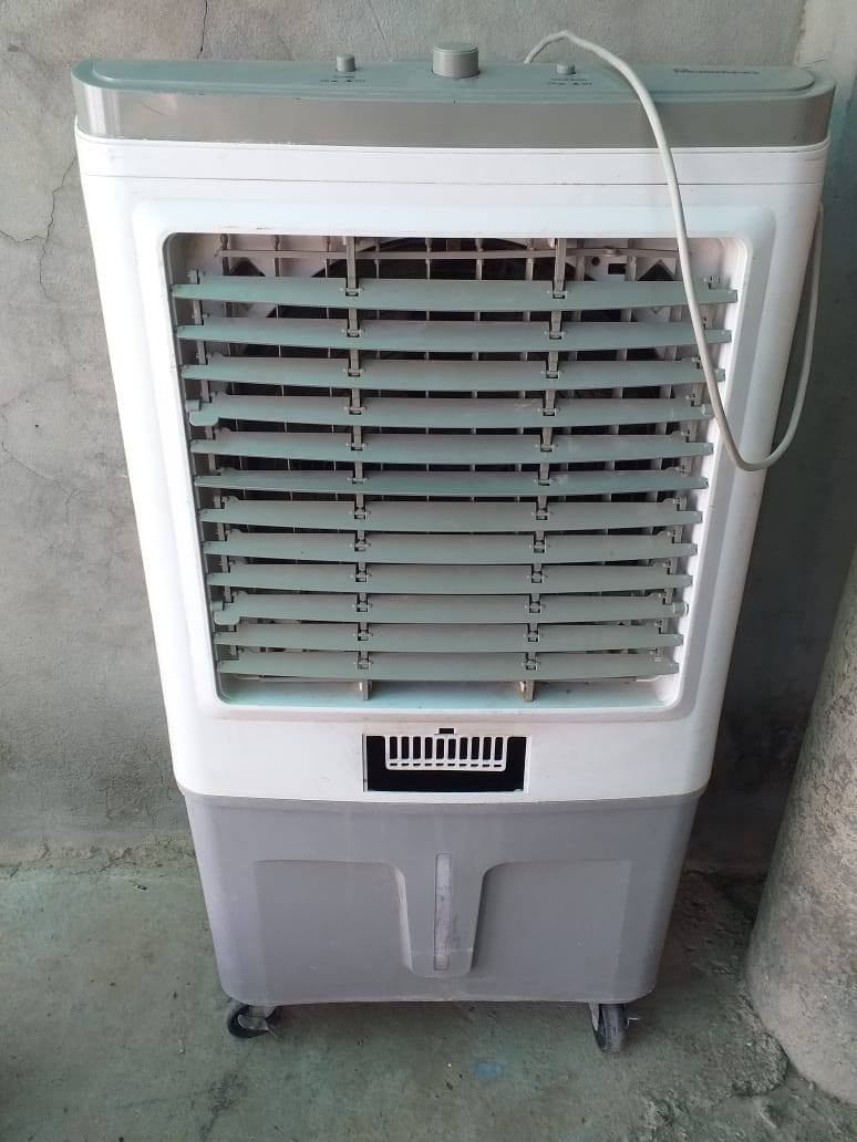مبردة وكونفيرة للبيع للاستفسار الاتصال علئ الرقم ‏‪0775 482 5821‬‏
