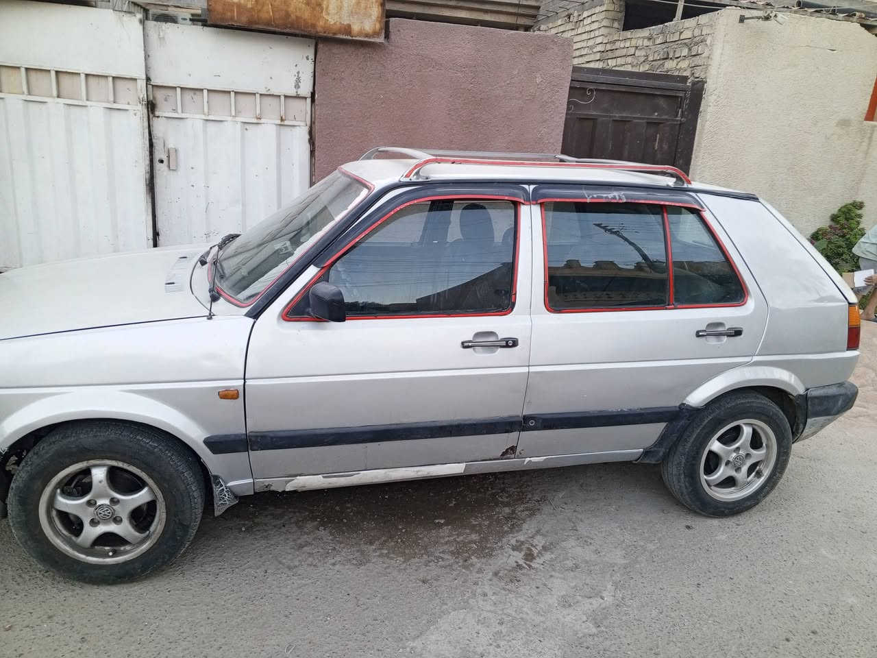 كولف 91 لبيع رقم بغداد سنويه ساقطه سياره شغاله مكانه الشرطة الرابعة مكينه 1800تبريد عاطل السعر 25وبيهه مجال ‏‪***********‬‏ ابو علي

