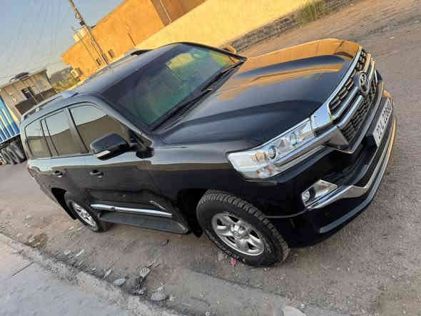 السلام عليكم 
للبيع 
(زيرو)
لاندكروز درع اصلي          5700V8
موديل 2018 
ماشيه 15الف 
كفاله عامه 
السعر 68 الف وبيها مجال 
مكاني بغداد 

اتصال او واتساب 
***********
