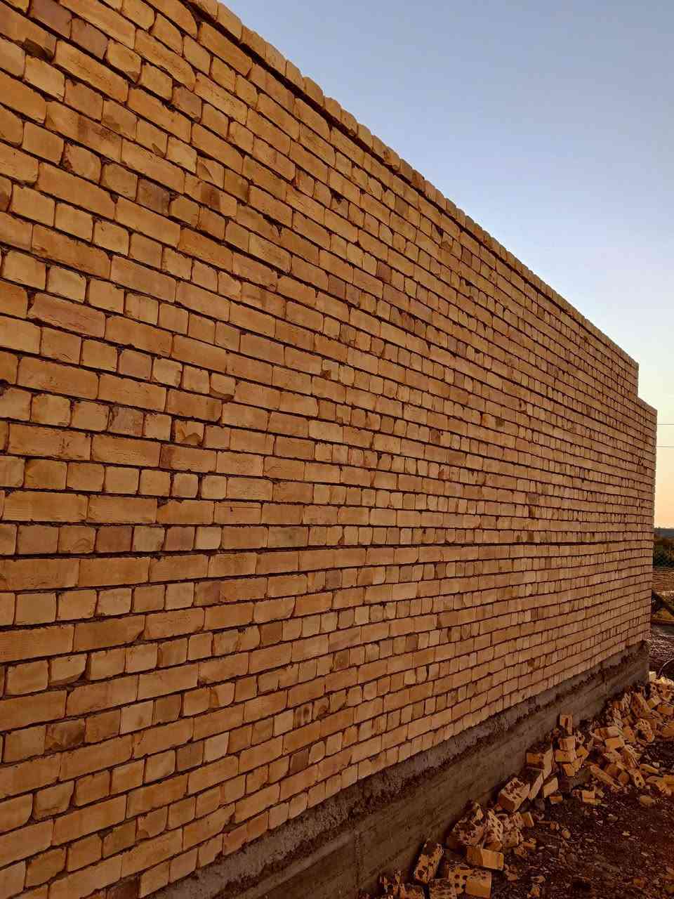 سلام عليكم خلفه متفرغ للبناء داخل بغداد الدقه في العمل ولتزام في موعد العمل للأستفسار تواصل خاص او واتساب *********** ابو مريم
