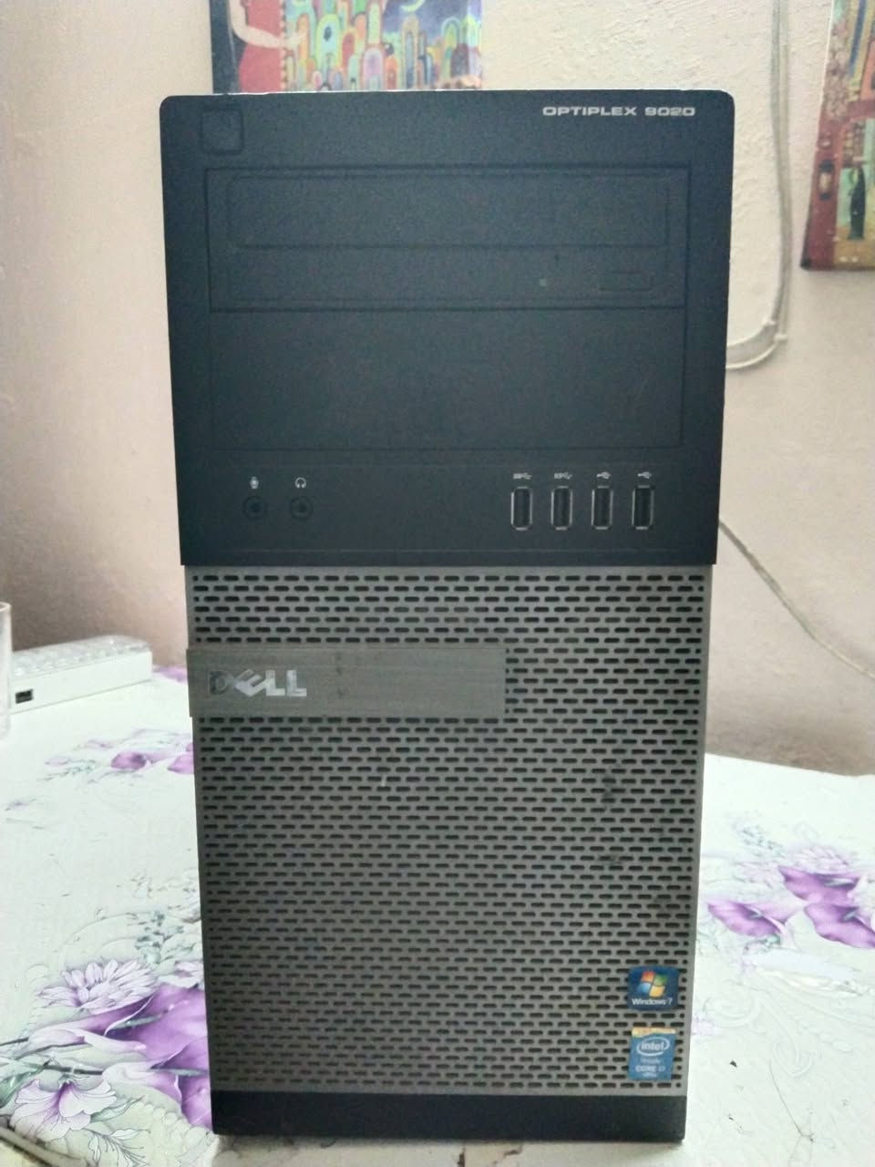 السلام عليكم 
حاسبة دسكتوب سستم انتل كور 5 جيل الرابع مستعملة نظيفة للبيع من شركة Dell 9020
......
السعر 200 ألف دينار 
***********
عنوان بغداد زيونة 
البيع بضمان الفحص 
لا يتوفر توصيل 
لا يتوفر توصيل 
.....
ملاحظة 
كيس فقط بدون أي ملحقات 
كيس فقط بدون أي ملحقات 
.....
المواصفات 
معالج انتل كور 5 جيل الرابع رقم المعالج 4570
كارد شاشة 4 كيكا جديد Nvidia GTX 750 GDDR5 
هارد 256 كيكا للنظام والبرامج جديد SSD 
هارد 160 كيكا للالعاب والتخزين HDD 
هارد 500 كيكا للالعاب والتخزين HDD 
رام 16 كيكا جديد 8+8 تردد 1600 DDR3 
مذربورد جيل الرابع Dell H81 DDR3 
مشغل اقراص ديفيدي DVD 
......
الحاسبة تعمل على نظام وندوس 11 وتحتوي على أكثر من 60 لعبة طور القصة اوفلاين مع لعبة ببجي موبايل اونلاين 
.....
مع جزيل الشكر لإدارة المجموعة
