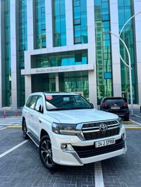 لاندكروزر ٢٠٢١ • ١٢٨ الف • رقم دهوك