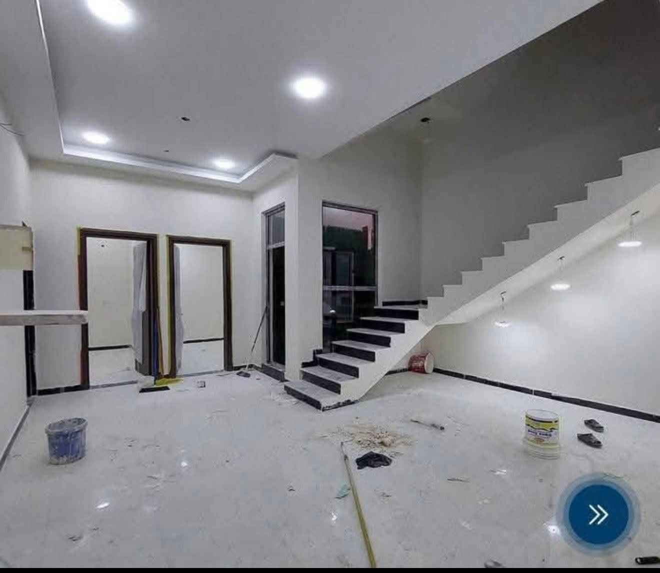 اللهم صلي محمد وال محمد بيت للبيع 200م ركن 
طابقين بناء بلوك شغل تسليم مفتاح كامل من كلشي 
لبيت واجهه مرمر وفوم تركي *********** 
يحتوي علي 6غرف منام 2جوها 4بطابق الثاني 
مطبخ بار وحار صاله مفتوح خريطه خليجي 
العنوان ابي خصيب ابو جوزي يبعد عن السايدين كيلو متر قرب مدرسه بلاد الرافدين 
طابو عراقي اصلي نسخه من طابو وكاله بسم المشتري 
السعر 190مليون وقابل للتفاوض للتسفسار الاتصال زياره المكتب عقارات النور الذهبي عنوان المكتب ابو الجوزي مجاور معمل الجابري للسخانات نستقبل كافات العروض العقاريه مكتب مجاور قانونيا *********** *********** البصرة, العراق
