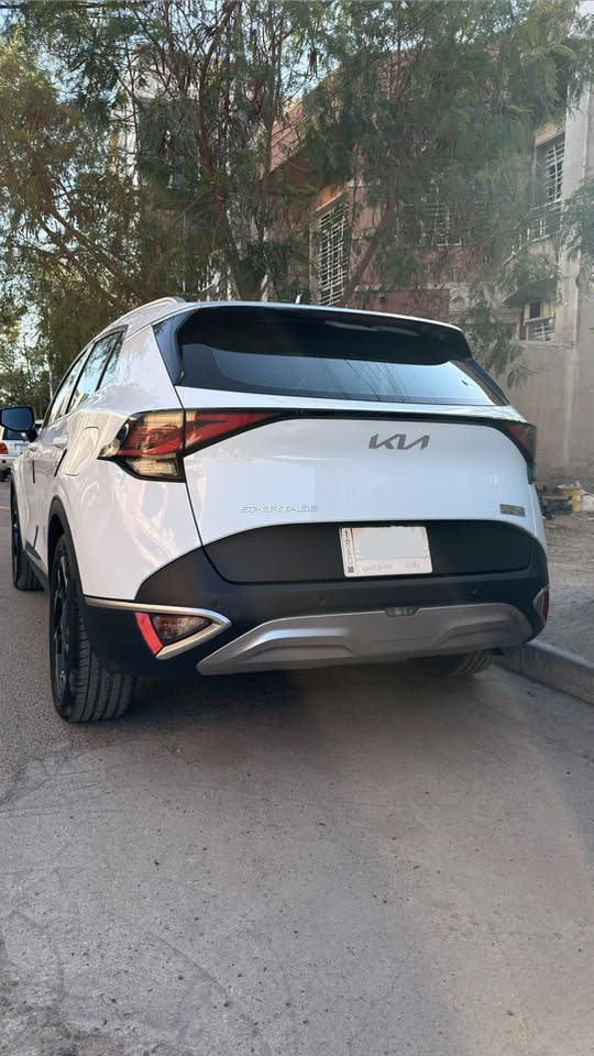 كيا سبورتج وكالة الشركة الدولية موديل 2023
اللون ابيض
السيارة ماشية 38000km
المواصفات
بصمه+بصمة ابواب
نضام ترحيب عند الاقتراب
 كراسي كهرباء
اريل نفكيشن
شاشه تاب 
حساس امامي خلفي
سايد بريك بصمه
مود درايف اربع وضعيات قياده 
اوتو هولد
نضام منحدرات
نضام مانع انزلاق
بصمة عدد 2
كامرة خلفية
تبريد قطعتين
 فول تحكم إستيرين
شفتات إستيرن
شاحن واير ليس
لد امامي ليزري
تدفئة كشنات
مري قابله للطي
شاشة لمس ابل كار بلي 
بيها تبديل دعامية اثر الشخوط الدعامية من الشركة وكالة 
وشخط بالباب موضح بالصورة 
السعر 22.200$ وقابل للتفاوض 
مكاني بغداد السيدية 
رقمي ***********
