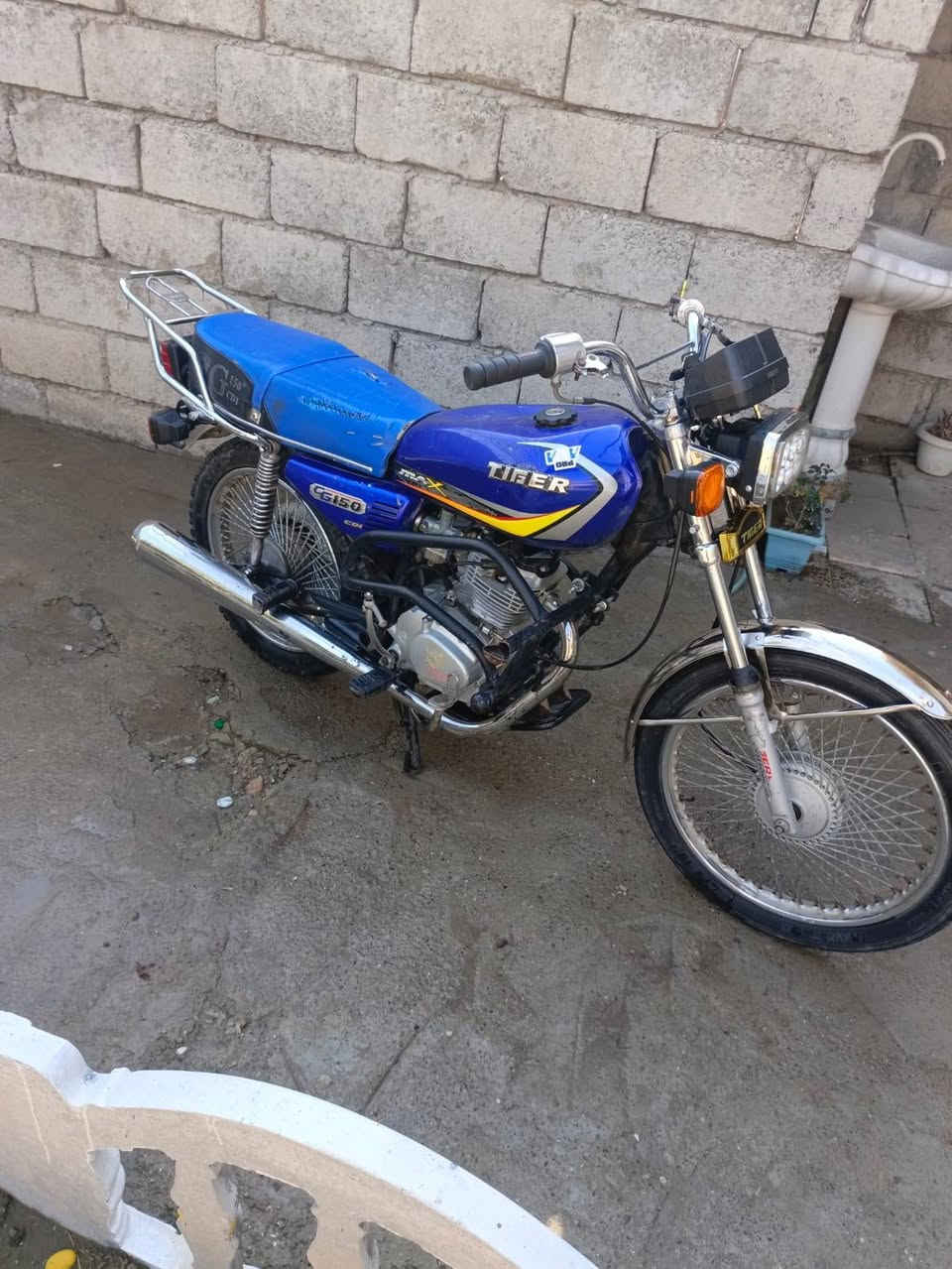 للبيع تايكر 2019 محرك ما مفتوح ويرمنيه ما تشتغل يراد ترتيب سعر 375 مكاني بل أيمن ستفسار ***********
