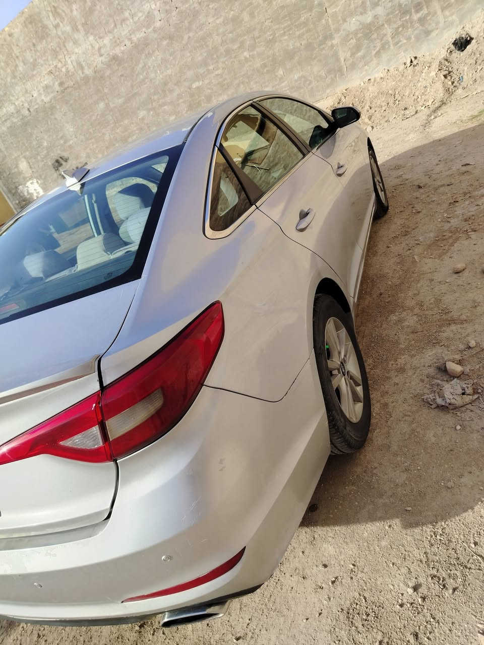 السلام عليكم
اقراء تفاصيل قبل المخابره 
للبيع أو مراوس سوناتا موديل 2015 واردأمريكي سيارة بسمي رقم كربلاء وهزه  بشهر 8 تنتهي ورقم انكليزي وسونار داخل المنشور
محرك مفتوح 2400 جي دي اي لا تنقيص ولا تبخير 
كير فول شرط ونقص غاز تبريد 
- مواصفات السيارة
- شاشة أعطال 
- شاشة وكامرة خلفي وحساس خلفي 
- ثلاث انظمة قيادة
- نظام ايكو ( اقتصاد بانزين )
- نظام سبورت ( وضع رياضي )
- ونظام نورمل ( عادي )
- مثبت سرعة
- مانع انزلاق
- تحكم استيرن
- مدخل AUX + USB
- بلوتوث + حاكية
- ويل اكروم
- دواخل لونين 
ـ جنطه بصمه بس بي عطل 
السعر 105
عنوان كربلاء المقدسة حي تركمان قرب حي العباس 
***********
