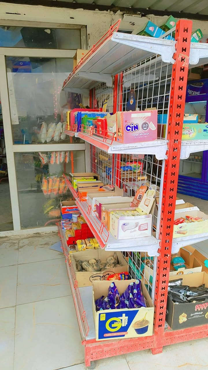 اسواق للبيع البلديات نهاية شارع المصرف ***********
