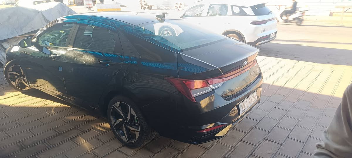 2023 ماشيه 17 بدون ايرباك بدون تبديل كله ليبل واحد فول موصفات عدة فتحه فقط مكينه 2000 مرغوبه  
صبغ اربع قطع بس على نص مو قطع كامله 
*********** بغداد /كاظميه 
سعر 135
