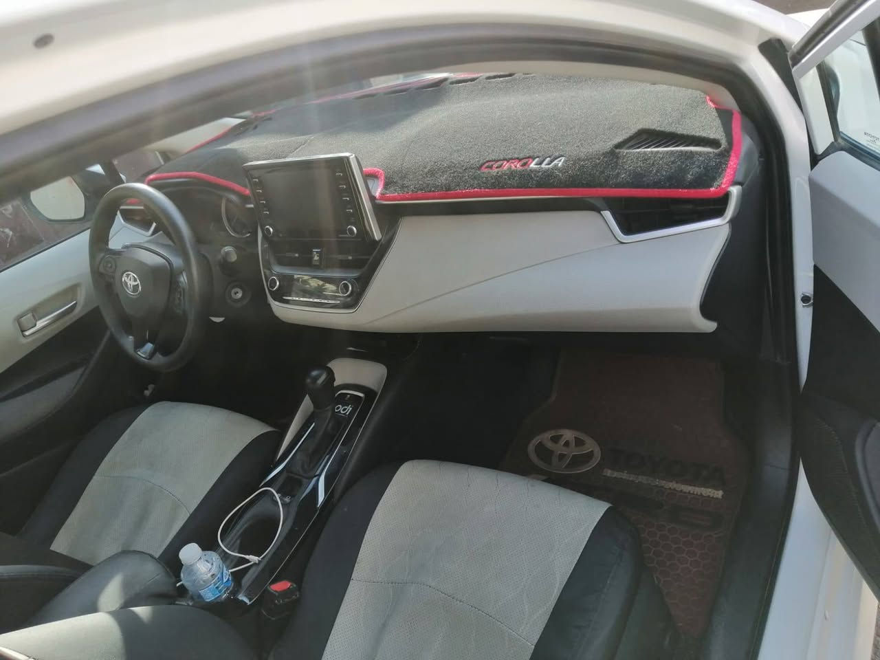 سلام عليكم 
كورله وارد أمريكي 
موديل 2021
ضرر خلفي مثل ما موضح قبق جنطه فقط 
رقم بغداد بسمي
مكاني بغداد حي جهاد 
سعر 155‹ وبيه مجال
تصال ***********
