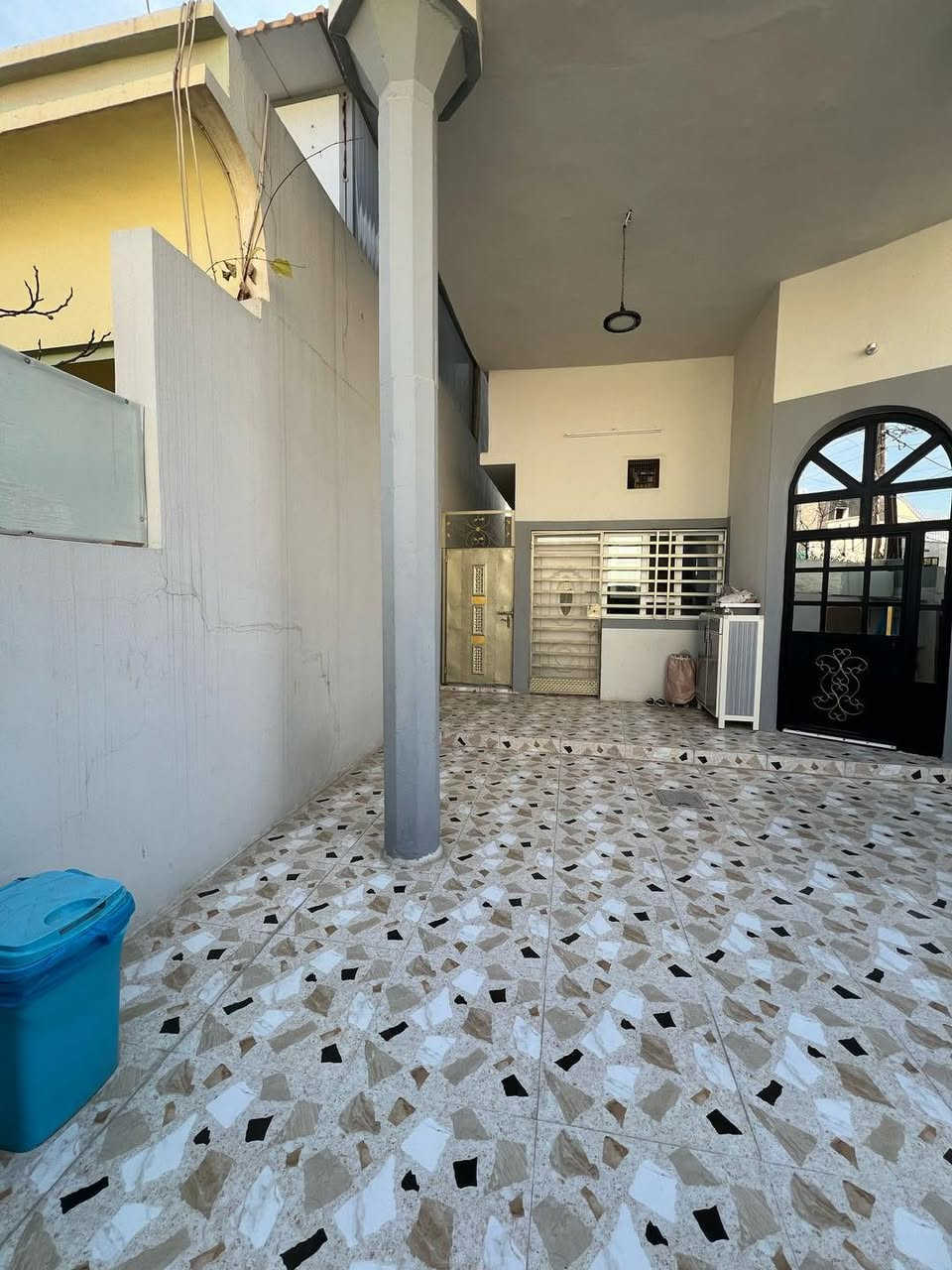 🔶 دار طابقين طابو صرف للبيع..

🔶المساحة : 200 متر الواجهة 10متر  🏠

🔶دار الطابقين  ....
🔸الطابق اول ((غرفه نوم _استقبال _هول داخلي _مطبخ _صحيات داخلي و خارجي _كراج كبير  _(درج داخلي و خارجي ))..

🔸الطابق الثاني (( غرفتين نوم _استقبال _صحيات _مطبخ _مخزن ))..

🔶الموقع : حي الواسطي _خلف صيدليه الهدي ..... 
 
✅السعر: مناسب جدا جدا 
_________________________________
للاستفسار عن السعر يرجى المراسلة  أو الاتصال على ارقام  التالية ☑️
 ☎️ ***********
       ***********

أو مراجعة مكتب الكنز للعقار الواقع حي الواسطي قرب مول حجي زياد تحت مسجد نور الدين الزنكي
