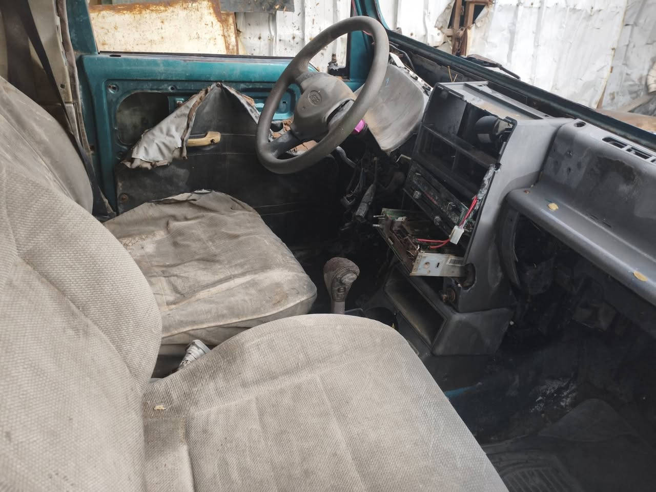 سياره اكفلك سرقه و  عشائريه السياره شوفت عينك مكانه بغداد الشعب الاتصال على الرقم ***********
سعر 15ورقه وبيه مجال 
ابو 5 -6 لا تخابر رجاءااا
