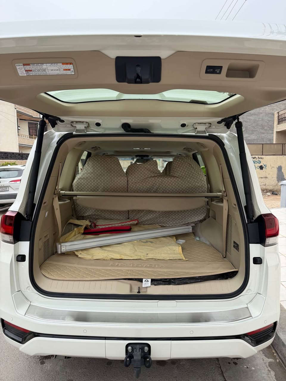 السلام عليكم لاندكروز 2024 Gxr ضمان شركه ساز وصيانه مجانيه مكينه 4000 سياره ماشيه 13 الف بحاله الزيرو مكفوله كفاله عامه من كلشي 3 شاشات وتطبيق غراضها وعدتها وسماعاتها كلشي كامل رقم بغداد مميز للبيع وبسعر 69800$ وبيها مجال جدا بسيط للاتصال *********** بغداد, العراق
