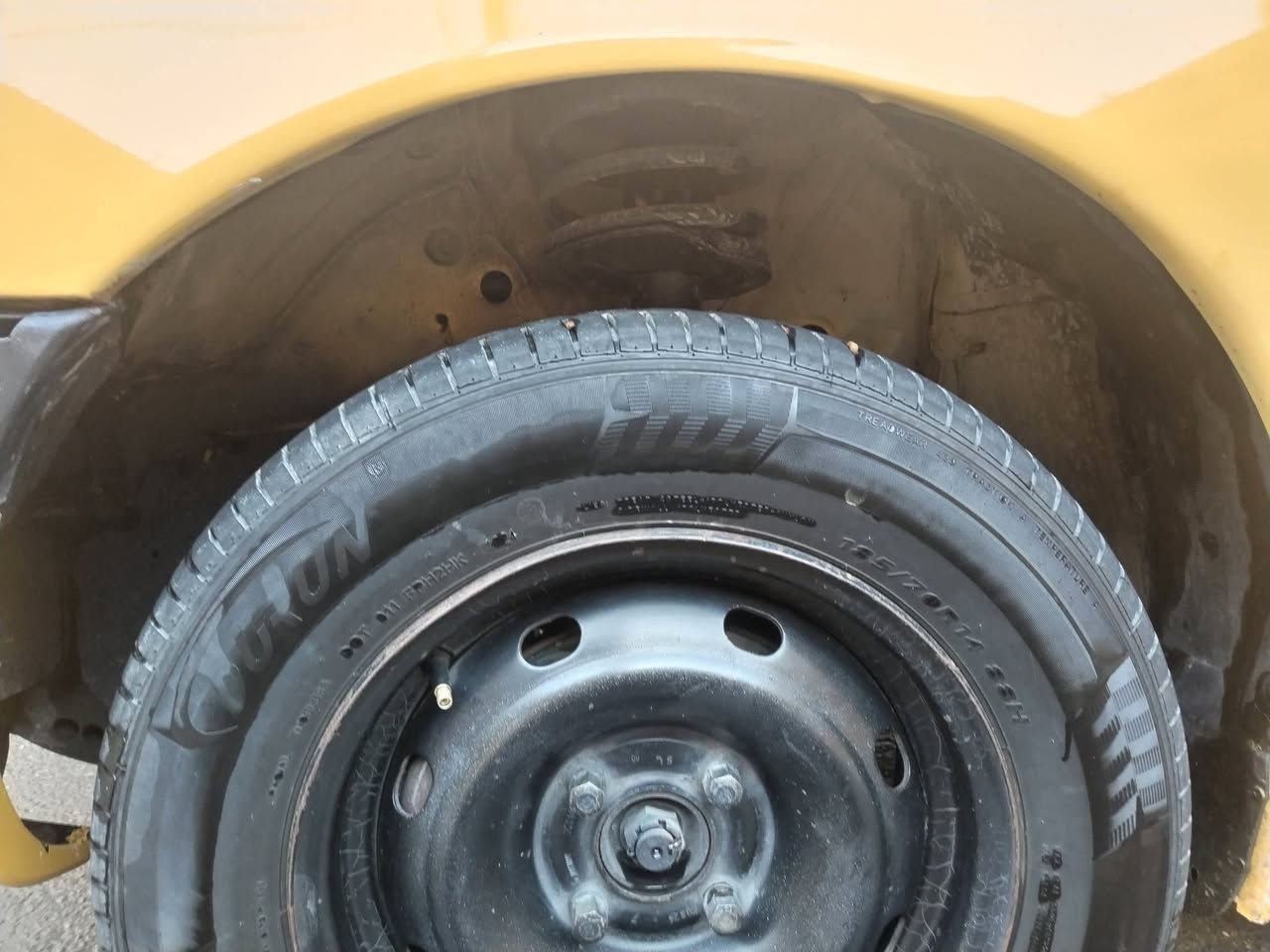 السلام عليكم سياره بيجو لميس موديل 2016
مكينه وكير خير من الله تدفئه وتبريد شغال والسياره كله شغاله مكانه الحبيبيه 
‏‪0773 490 7872‬‏
