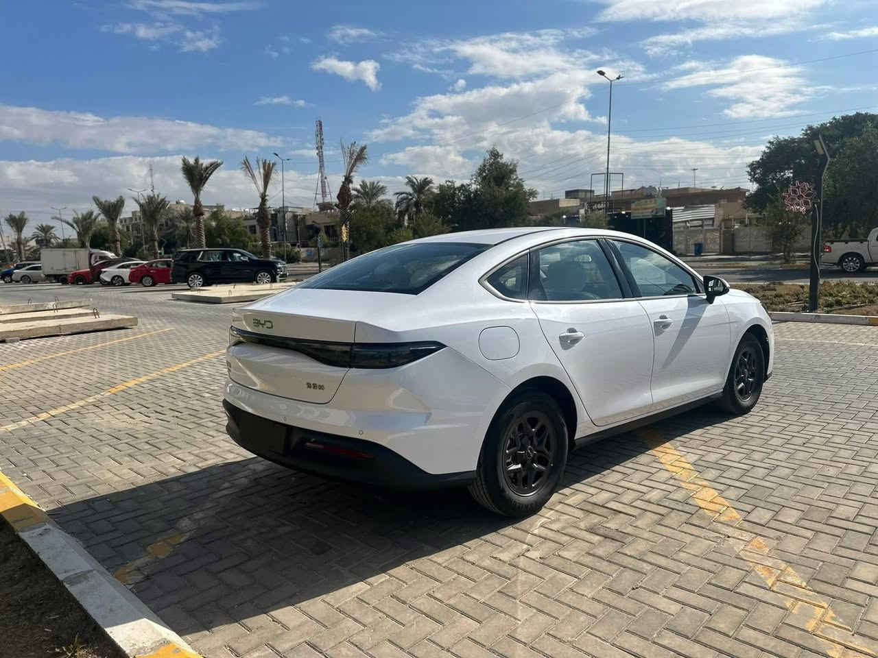 بي واي دي سيل 5 2025 نسخة 2100k بلتفويلة 65لتر داخل ابيض زيرو صفر شركة السعر كلش حلو  مرقم مرقم جاهز من كلشي وكامل غراضها وياها ***********
