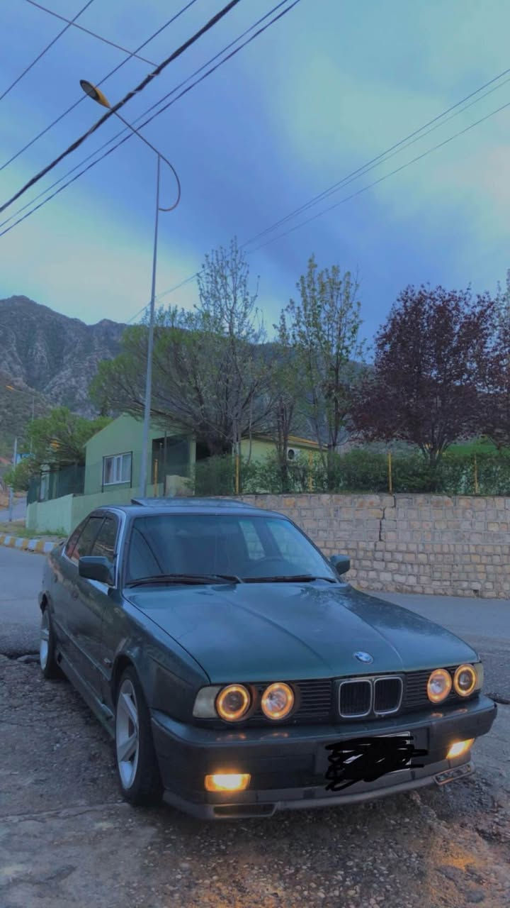 Bmw 1992 525 اوتماتيك فول فولة 
سعر ٥٥ 
*********** دهوك, العراق
