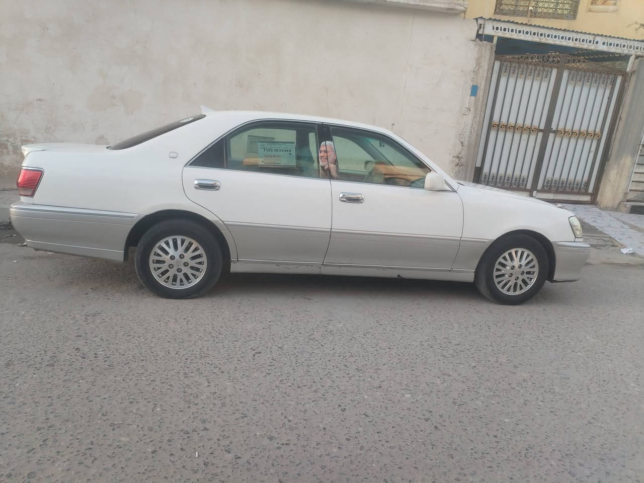 السلام عليكم جنون للبيع مكفول كص ونقل وضربه بيها مكانات صبغ سياره حلوه وجاهزه بسمي رقم انكليزي موديل 2001مكينه وكيل تبريد كله جاهز للاستفسارالسعر 120 وبيها مجال قليل  الاتصال على الرقم مكلف بالنشر  ***********
