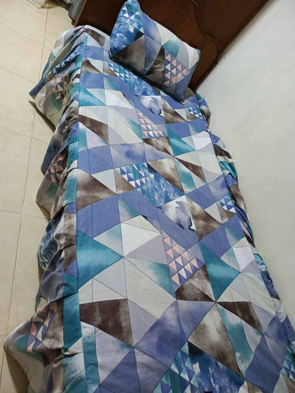 فرشات همايون لاستيك من اربع جهات
نفرين ونزله من جهتين ب10
نفرين ونزله من 3 جهات ب12
فرشه نفر ب7
توصيل جميع المحافظات


**إذا كنت صاحب هذا الإعلان وتريد حذفه لأي سبب، رجاءا أرسل رسالة إلى الدعم الفني**