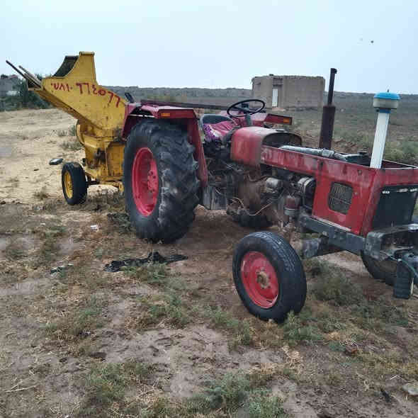 السلام عليكم عنتره مكينه خير من الله محرك توه مجفته رفع هودرليك يشتغل كهربائيات شغاله تايرات محوره 30 رقم وسنويه واسط بدون مداور ابيعه هيه وكاروظته مكاني واسط ***********
