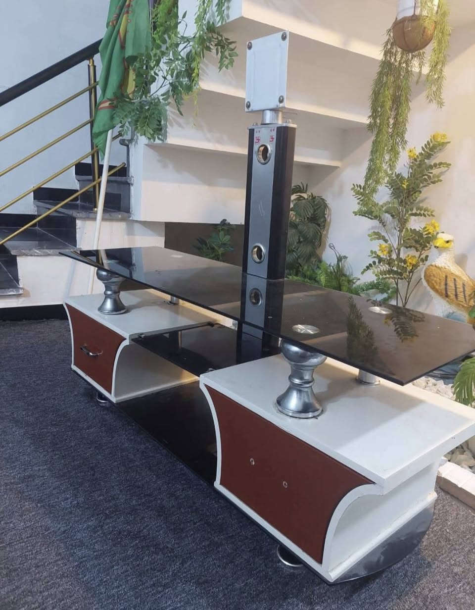 ميز البلازمة    اكثر من موديل 
وبسعر جداً مناسب 
📍 الكوت – دور المعلمين
📞 *********** | ***********
