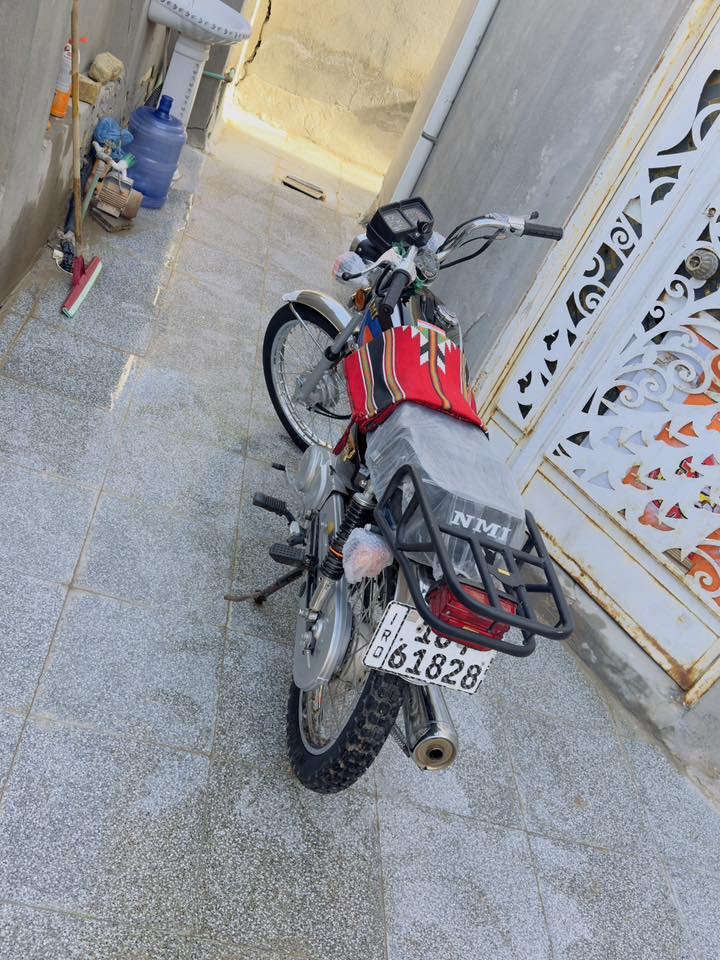 السلام عليكم دراجه تعمير 2025 ول مكينه 2024 شرط تعميره كله اصلي سوفت عينك ول شاصي ارشه 17 رقم او سنويه شاصي كفاله من كلشي خاص ما موجود تصل عل رقم *********** واتساب بيه سعره بل خاص
