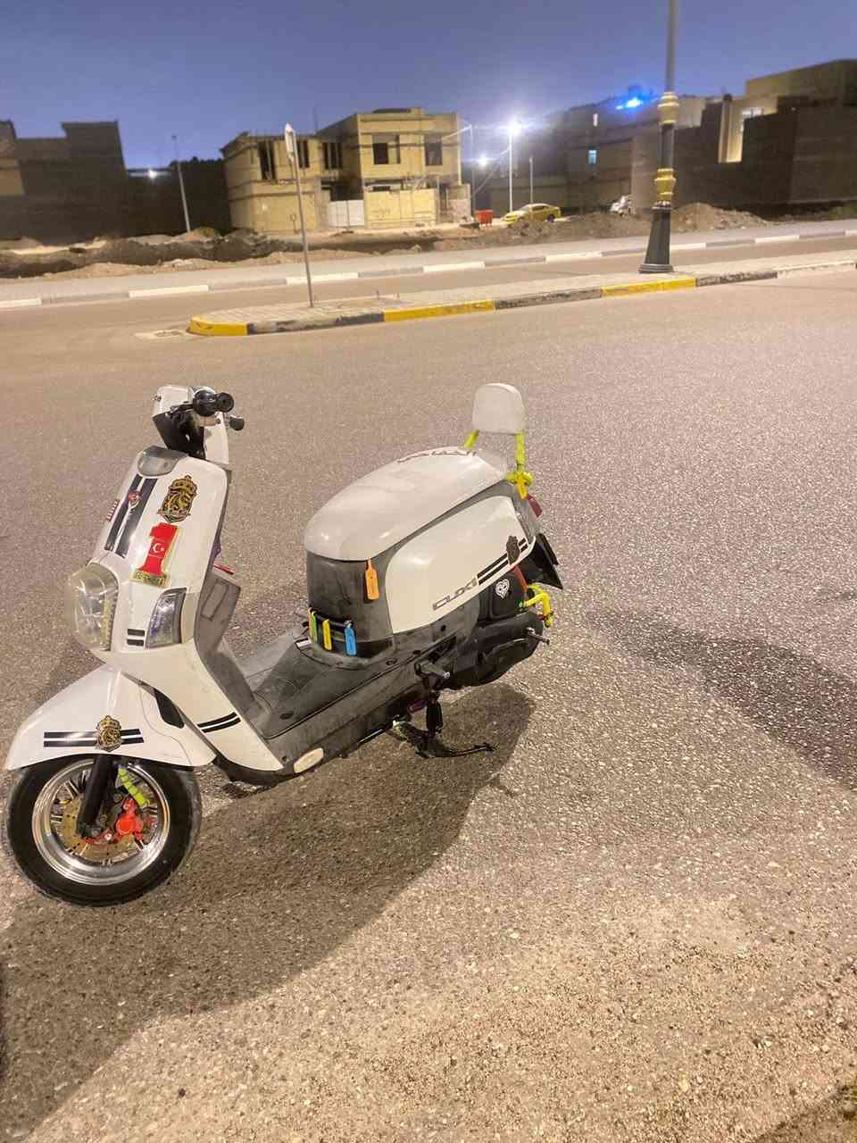 اسلام عليكم بوليسي للبيع الدراجة نضيفة ما نقصهة اي شي بلادية ختم واحد مكينة حلوة ناعمة ما مفتوحه السعر مليون وبيهة مجال قليل حك الجية العنوان البصرة ياسين اخريبط ***********
