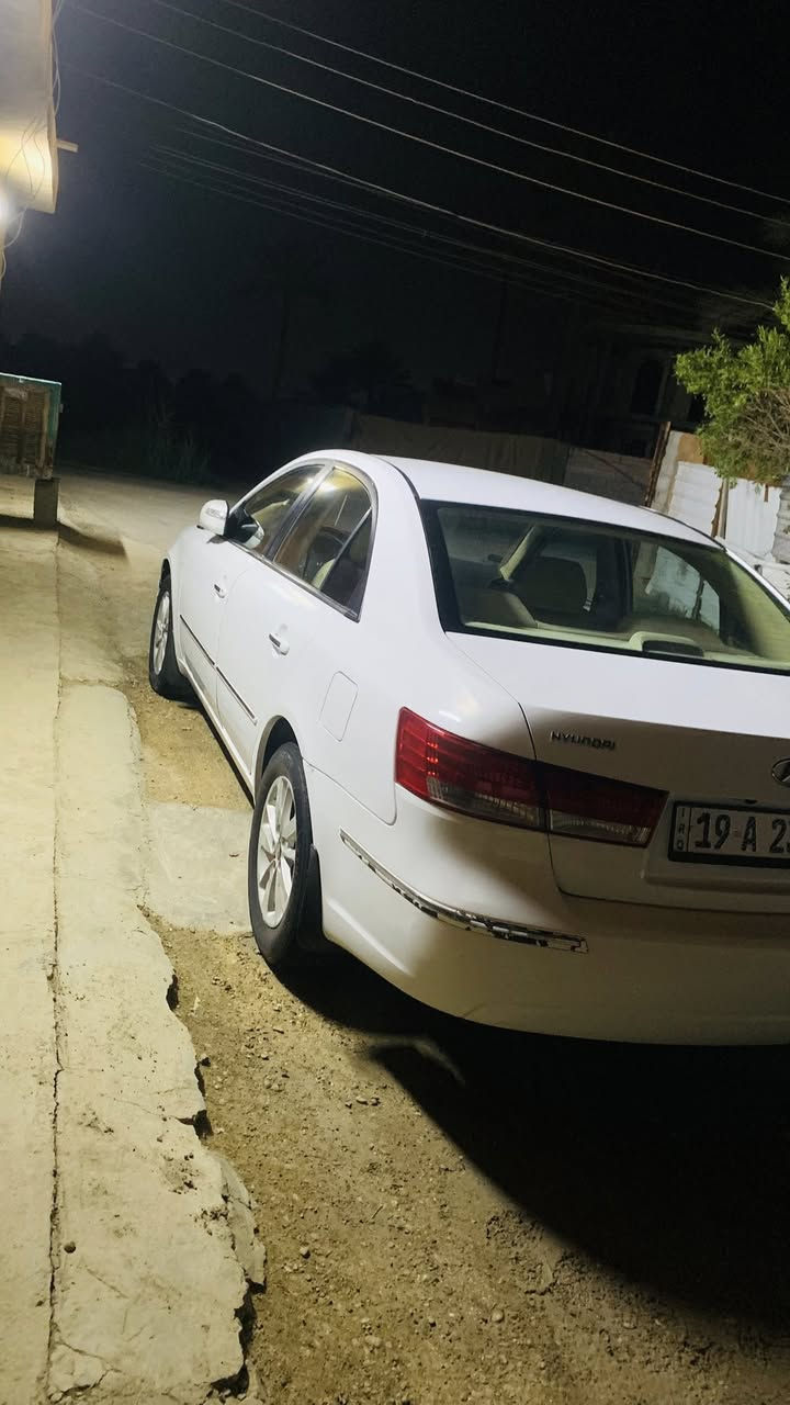 السلام عليكم  للبيت سوناتا 2010 خليجي 3 قطع صبغ جامع وبنيد وباب سائق والباقي مكفول محرك 2400 رقم كربلاء مشروع وطني المكان بغداد ابو غريب السعر 120 وبيها مجال 
***********
