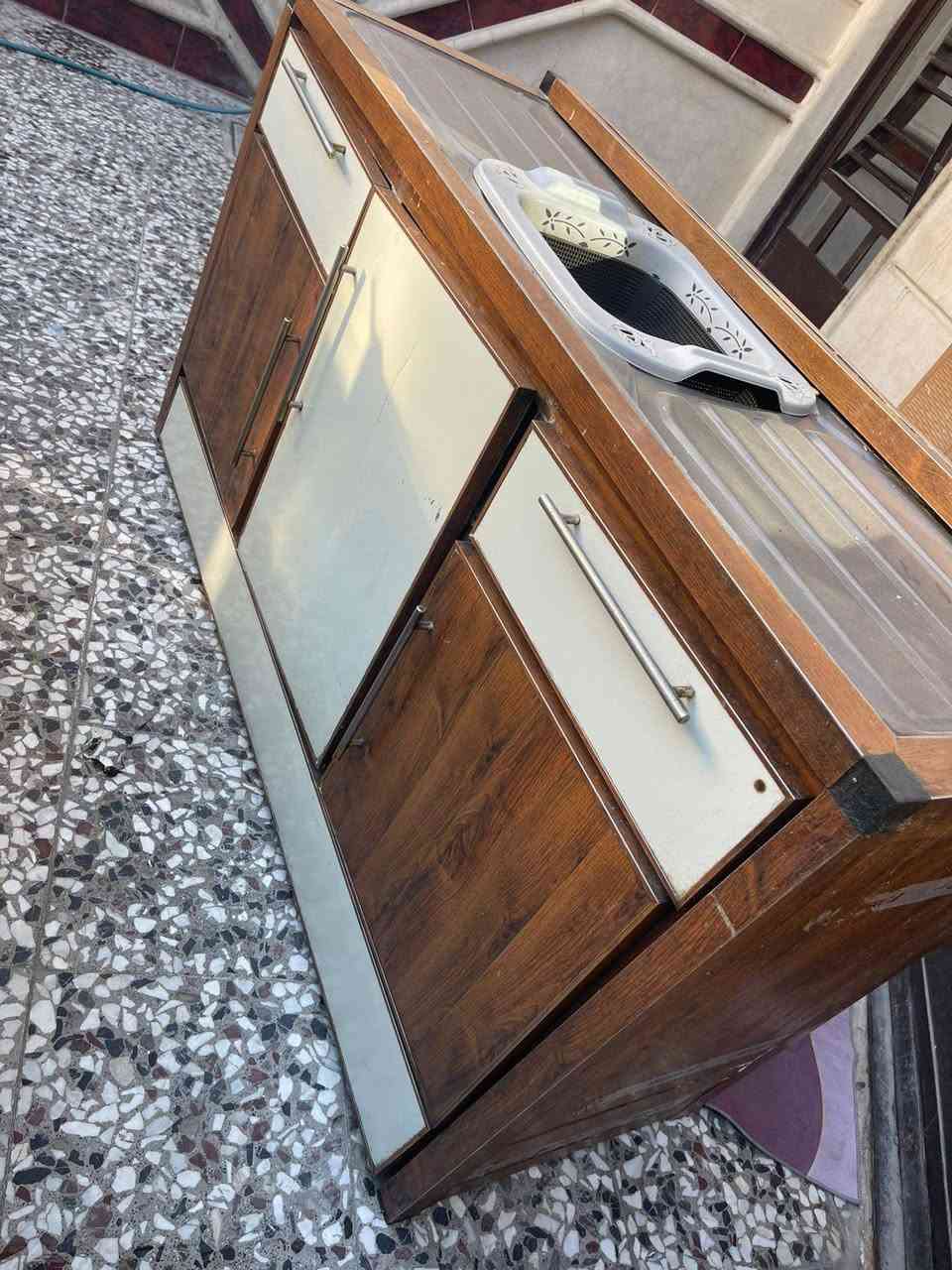 غراض مستعمله نظيفه جدا للبيع كلمن وسعره المراسله خاص او الاتصال ***********مكاني بغداد مامتواجد عالفيس
